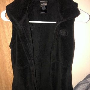 Black north face vest